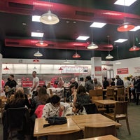 Photo taken at Five Guys by Ioana 🚲✈🚀 C. on 10/27/2017