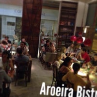 Das Foto wurde bei Aroeira Bistrô &amp;amp; Armazém von MARCELO V. am 3/26/2014 aufgenommen