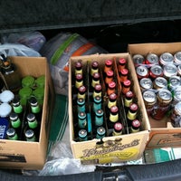 รูปภาพถ่ายที่ Zipps Liquors โดย Jonathan เมื่อ 7/13/2012