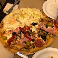 รูปภาพถ่ายที่ Pizzería El Trébol โดย jadzia d. เมื่อ 3/10/2019