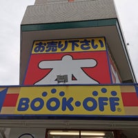 Photo taken at BOOKOFF by じゅっちぃ on 10/22/2022