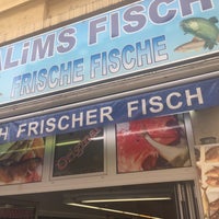 Photo taken at Alim&#39;s Fisch Imbiss by Marcus R. on 8/8/2017