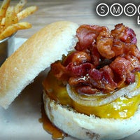 Снимок сделан в Smokey&amp;#39;s Burger House пользователем Smokey&amp;#39;s Burger House 7/4/2013