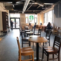 Photo taken at Starbucks by AmorXMéxico on 11/14/2019