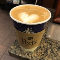 Das Foto wurde bei Peet&amp;#39;s Coffee &amp;amp; Tea von AmorXMéxico am 12/30/2019 aufgenommen