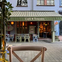 รูปภาพถ่ายที่ Café Toscano โดย AmorXMéxico เมื่อ 1/22/2024