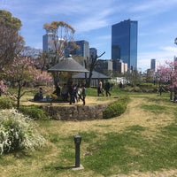 Photo taken at 藤田邸跡公園 by Yung-Yu C. on 4/5/2019