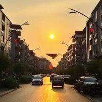 Снимок сделан в Çınarlı Caddesi пользователем Uğur U. 9/1/2022