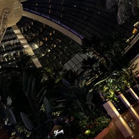 Foto diambil di The Mirage Hotel &amp;amp; Casino oleh Tiger pada 3/11/2024