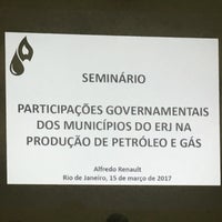 Photo taken at Secretaria Estadual de Fazenda do Rio de Janeiro (SEFAZ/RJ) by Vinícius M. on 3/15/2017