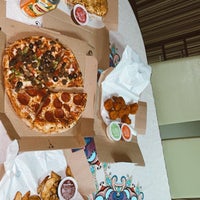 Photo taken at Domino&amp;#39;s Pizza دومينوز بيتزا by D🪽💍 on 5/26/2022