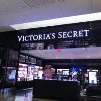 Photo taken at Victoria&amp;#39;s Secret by Smile on 8/18/2017