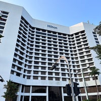 รูปภาพถ่ายที่ Hilton Kuching โดย Andrew D. เมื่อ 8/17/2023