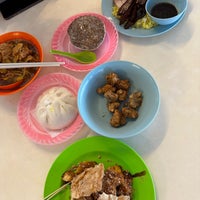 Photo taken at Restoran Gold Wing (金鹰食物中心) by Andrew D. on 9/25/2022