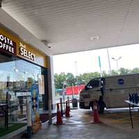 Photo taken at Shell by Andrew D. on 12/4/2021