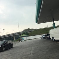 Petronas Sungai Buloh Lay By Gas Station In Sungai Buloh
