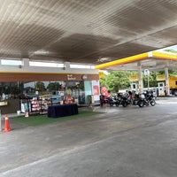 Photo taken at Shell by Andrew D. on 3/27/2024