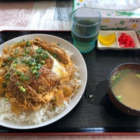 Photo taken at まるみつ食堂 by Takashi S. on 7/28/2018