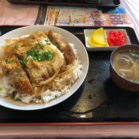 Photo taken at まるみつ食堂 by Takashi S. on 5/3/2018