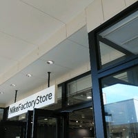 Nike Factory Store 寿町12 3