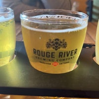 Das Foto wurde bei Rouge River Brewing Company von Mike B. am 5/6/2023 aufgenommen