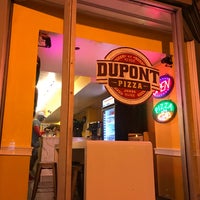 Das Foto wurde bei Dupont Pizza von Bobby (DJ Oso Fresh) A. am 4/28/2017 aufgenommen