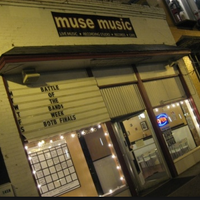 รูปภาพถ่ายที่ Muse Music โดย Art City M. เมื่อ 9/26/2013