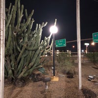 รูปภาพถ่ายที่ La Quinta Inn Phoenix North โดย 👻 Christine H. เมื่อ 8/2/2022