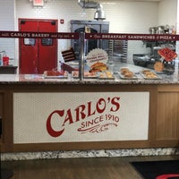 Снимок сделан в Carlo&amp;#39;s Bake Shop пользователем 👻 Christine H. 9/6/2023