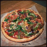 1/14/2017 tarihinde Malia S.ziyaretçi tarafından Blaze Pizza'de çekilen fotoğraf