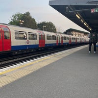 Photo taken at Hounslow East London Underground Station by 🅰️Ⓜ️🅰️ on 4/23/2022
