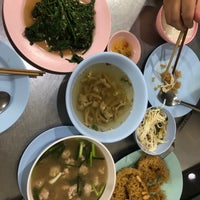 Photo taken at Aun&amp;#39;s Duck Boiled Rice by JANE S. on 9/12/2020