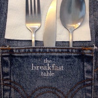 Foto tirada no(a) The Breakfast Table por SJ P. em 10/9/2015