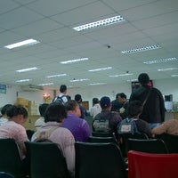 Photo taken at HSBC Prompt Cheque Center by Ramberry on 3/17/2014