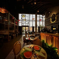 Foto diambil di Bohoo Restaurant &amp;amp; Cafe oleh Shirley C. pada 10/16/2023