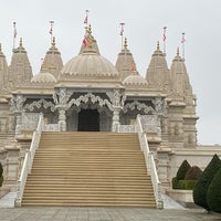 Photo taken at Shree Swaminarayan Hindu Temple by Riinalainen on 1/15/2022