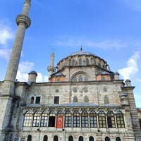 Photo taken at Laleli Mosque by Erol U. on 9/2/2023