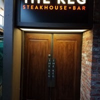 Foto tirada no(a) The Keg Steakhouse + Bar - Whistler por Angela H. em 7/26/2019