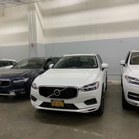 Снимок сделан в Volvo Cars of Manhattan пользователем John N. 2/5/2019