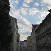 Photo taken at MEININGER Hotel Vienna Downtown Franz by RYAF A. on 9/15/2023