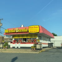 Photo taken at Weenie Beenie by Moe on 6/1/2022