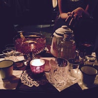 Foto tomada en Old Fashioned Cocktail &amp;amp; Absinthe Bar  por Robin H. el 5/13/2015