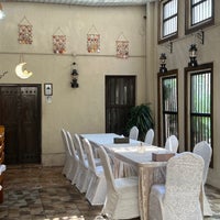 Photo taken at Al Bait Al Qadeem Restaurant &amp;amp; Cafe by Amza B. on 9/16/2022