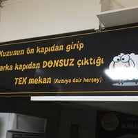Photo taken at Özmert Kokoreç Cemil Usta by Arif T. on 6/21/2019