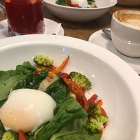 Foto diambil di Julia Child Bistro oleh Alena pada 9/2/2018