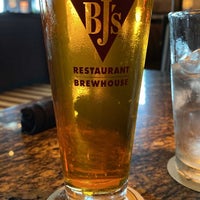 Photo taken at BJ&amp;#39;s Restaurant &amp;amp; Brewhouse by Jackie E. on 9/1/2021