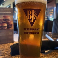 Photo taken at BJ&amp;#39;s Restaurant &amp;amp; Brewhouse by Jackie E. on 9/17/2021