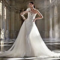 Photo taken at Pronovias Roma - Abiti da Sposa by Pronovias W. on 8/3/2022