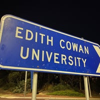 รูปภาพถ่ายที่ Edith Cowan University (ECU) โดย Tim H. เมื่อ 4/21/2020