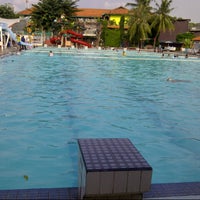 Photo taken at Swimming Pool HS AGUNG by Arif Arrahman U. on 3/18/2014
